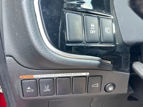 Used 2022 Mitsubishi Outlander LE AWD/4WD image 27
