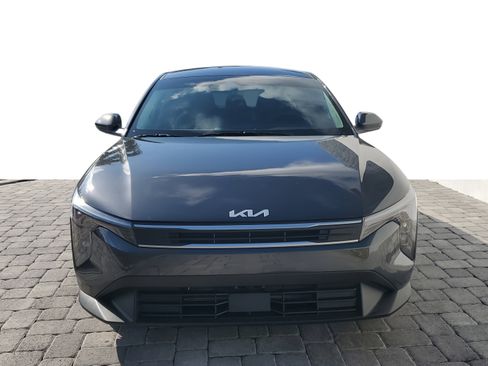 Used 2025 Kia K4 LX image 2