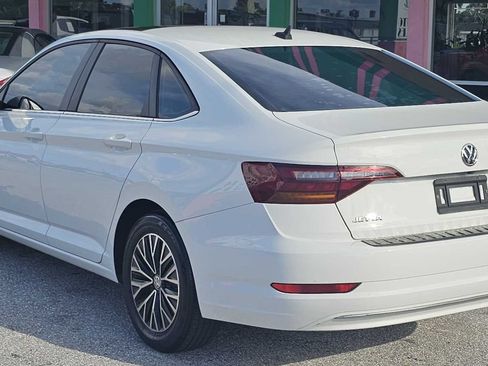 Used 2019 Volkswagen Jetta SEL w/ Cold Weather Package FWD image 3