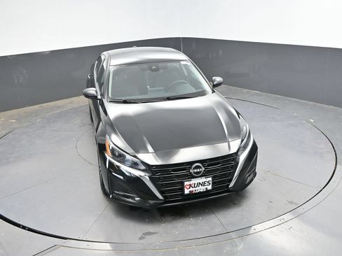 Used 2025 Nissan Altima 2.5 SV FWD image 26