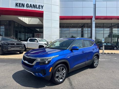 Used 2021 Kia Seltos S AWD/4WD image 1