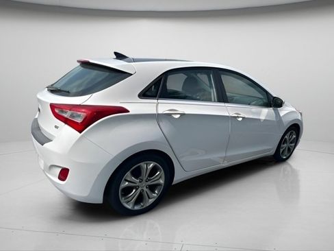 Used 2014 Hyundai Elantra GT w/ Option Group 03 FWD image 6