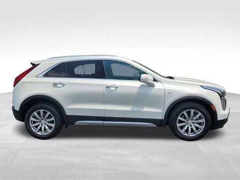 Used 2022 Cadillac XT4 Premium Luxury w/ Enhanced Visibility Package AWD/4WD image 6