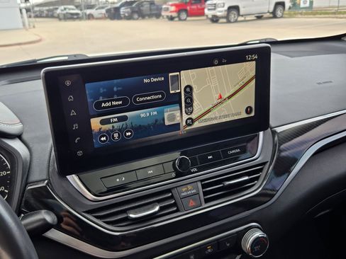 Used 2023 Nissan Altima 2.5 SR w/ SR Premium Package image 18