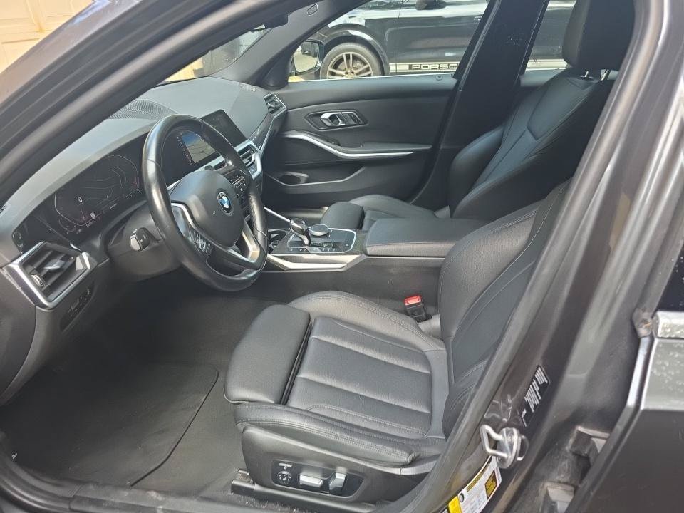 Used 2020 BMW 330i xDrive Sedan w/ Convenience Package AWD/4WD image 2