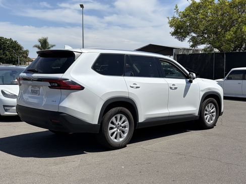 Certified 2025 Toyota Grand Highlander AWD image 3