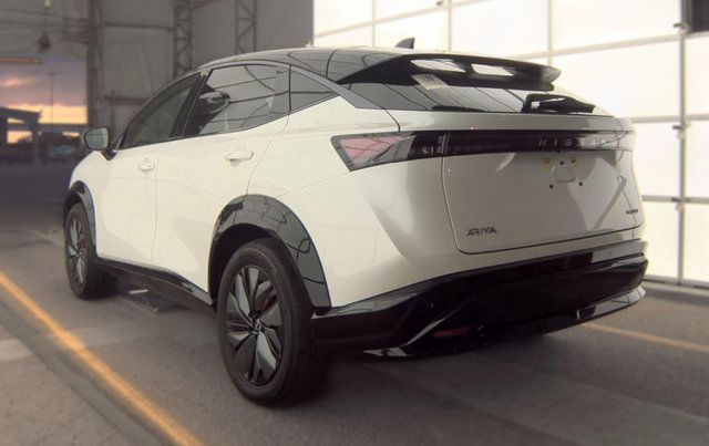 Used 2025 Nissan Ariya AWD image 5