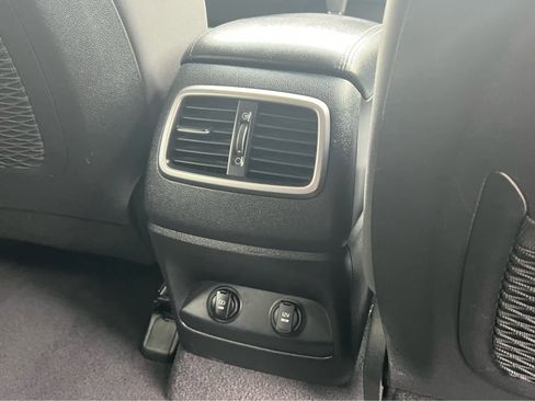 Used 2019 Kia Sorento LX image 23