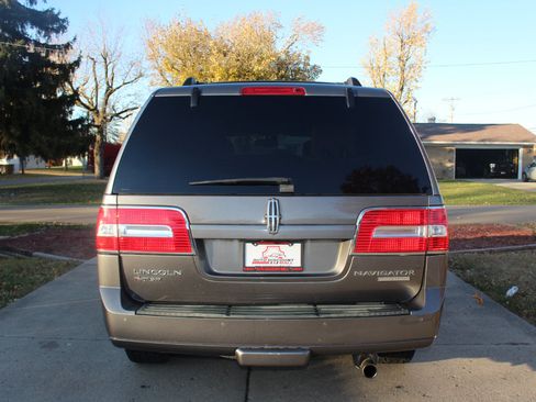 Used 2014 Lincoln Navigator 2WD w/ Equipment Group 101A image 8