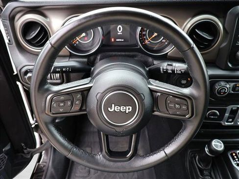 Used 2018 Jeep Wrangler Sport AWD/4WD image 13