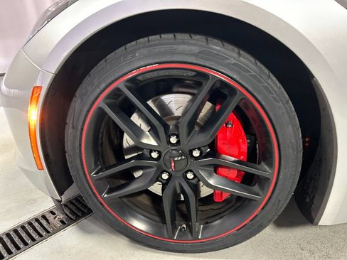 Used 2018 Chevrolet Corvette Stingray Coupe RWD image 9