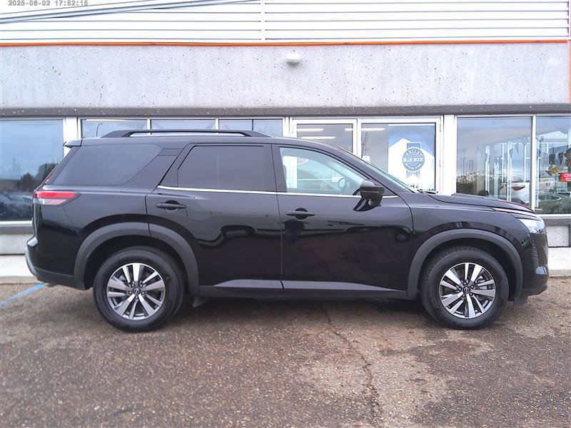 Used 2026 Nissan Pathfinder SL AWD/4WD image 4
