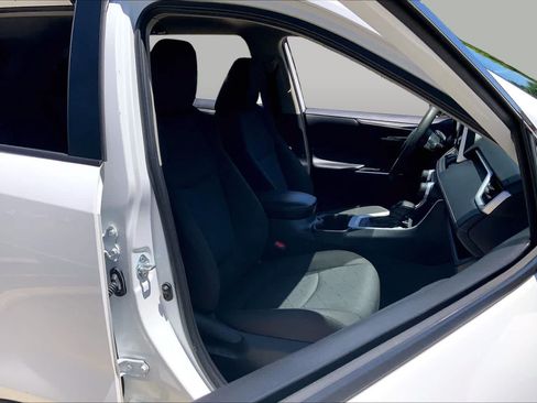Used 2024 Toyota RAV4 XLE FWD image 9