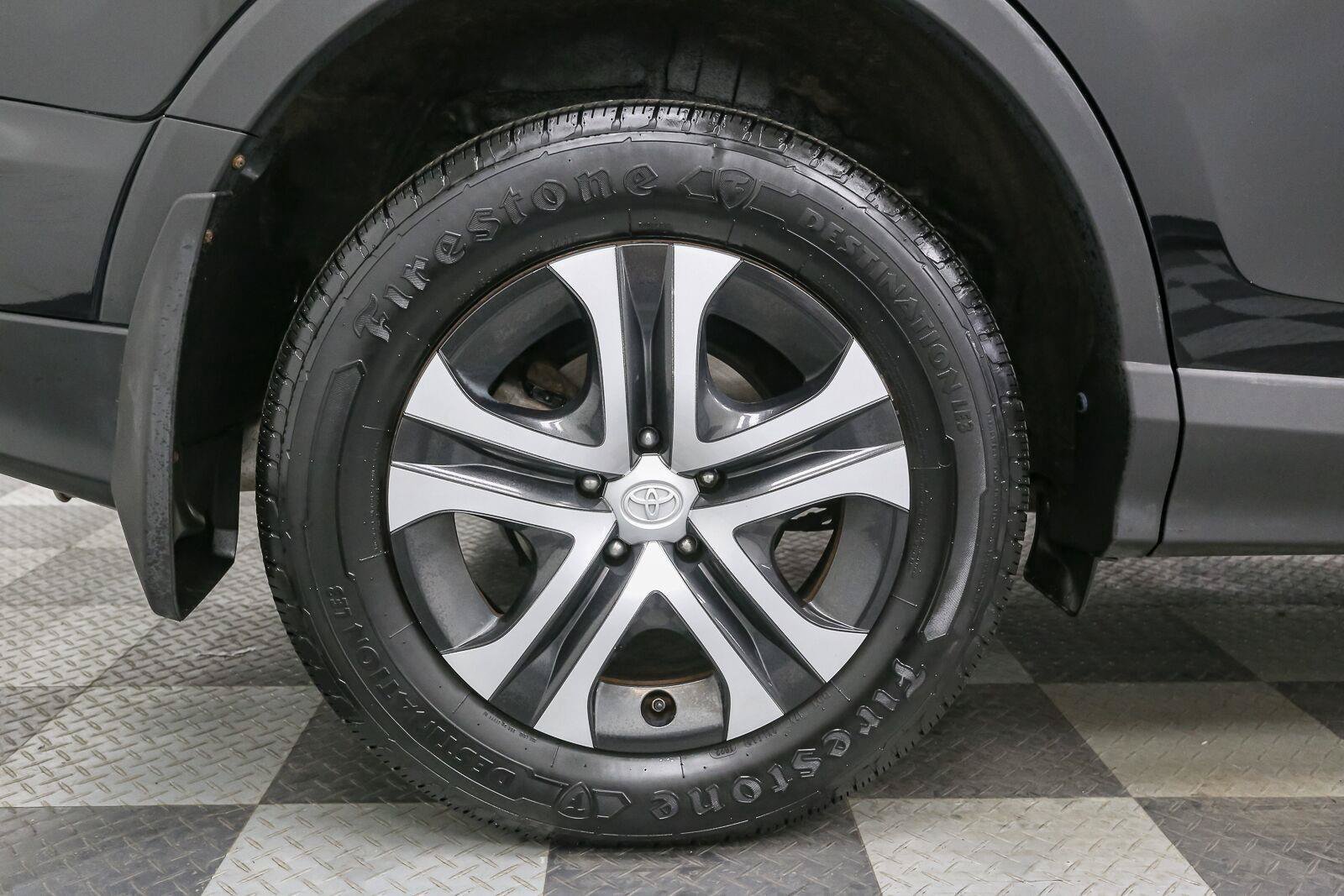 Used 2018 Toyota RAV4 LE w/ All Weather Liner Package AWD/4WD image 16