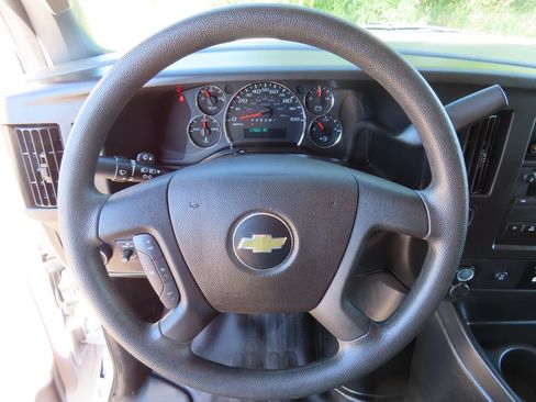 Used 2025 Chevrolet Express 2500 w/ Driver Convenience Package RWD image 17