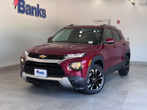 Certified 2023 Chevrolet TrailBlazer LT w/ Convenience Package AWD/4WD image 2