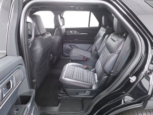 Used 2026 Ford Explorer ST-Line w/ ST-Line Street Pack image 25