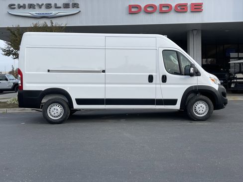New 2025 RAM ProMaster 2500 w/ Convenience Group image 6