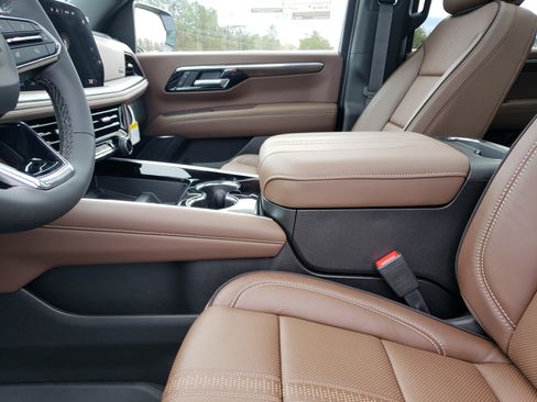 New 2026 Chevrolet Tahoe High Country w/ Sun And Tow Package image 28