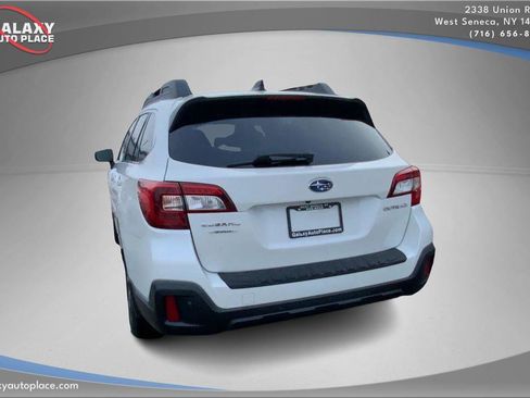 Used 2018 Subaru Outback 2.5i Limited image 7