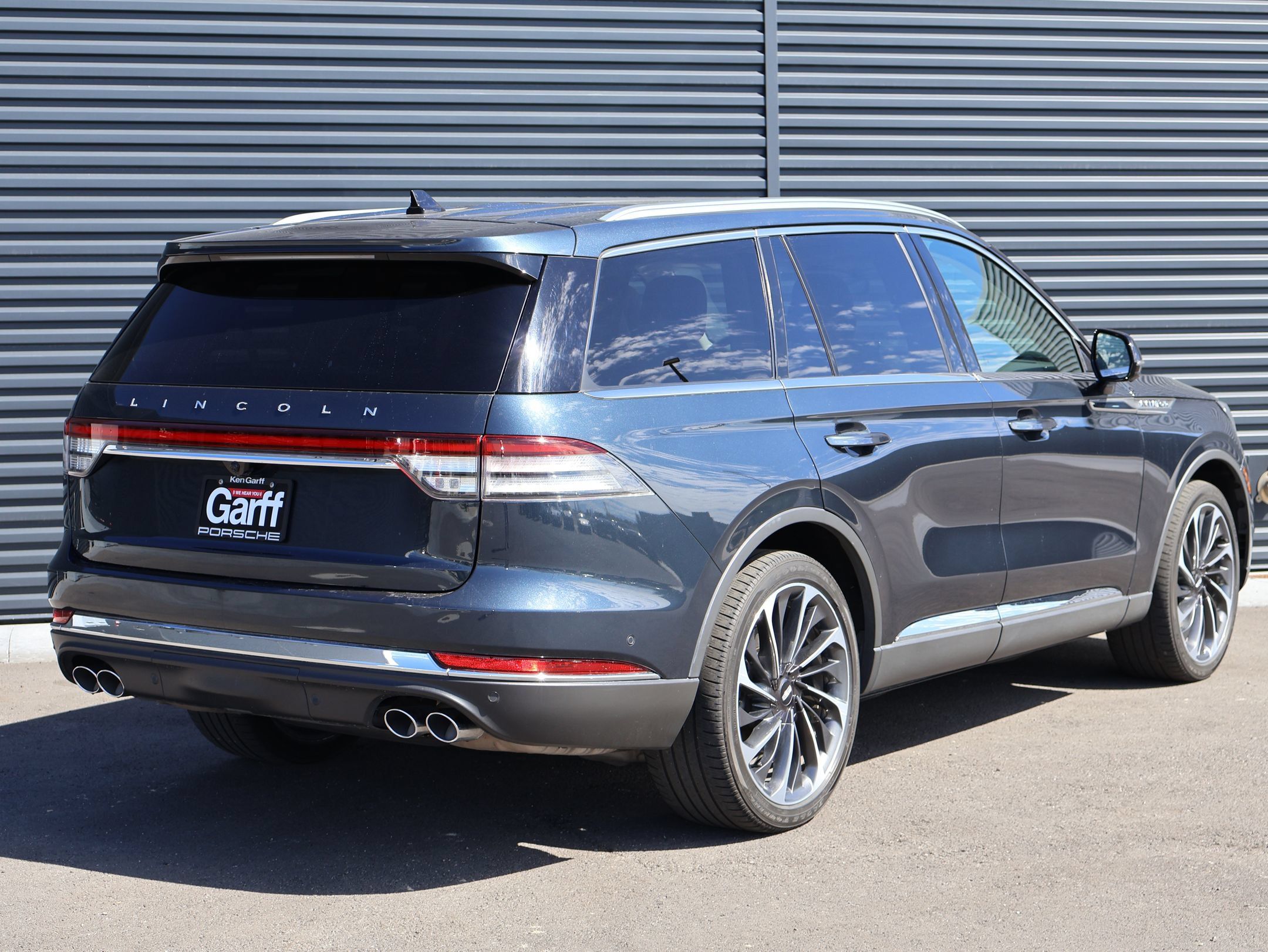 Used 2023 Lincoln Aviator Reserve w/ Equipment Group 201A AWD/4WD image 9