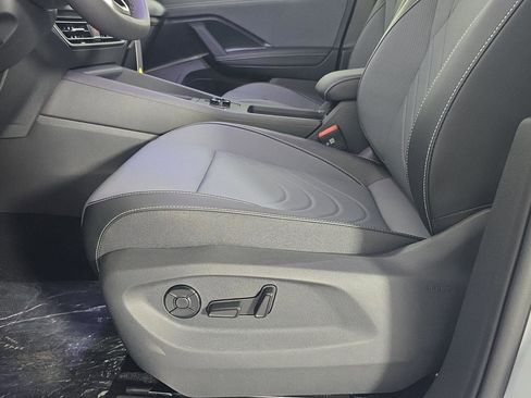 New 2026 Volkswagen Tiguan SE R-Line AWD/4WD image 5