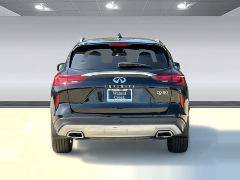 Used 2019 INFINITI QX50 Essential w/ Sensory Package AWD/4WD image 10