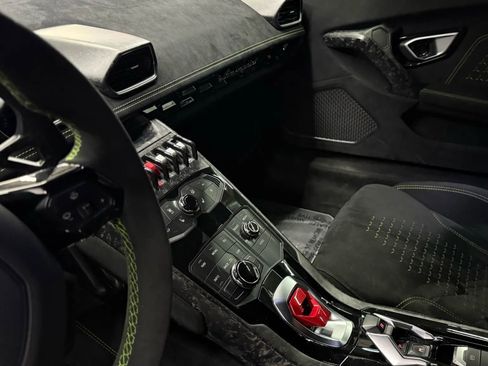 Used 2018 Lamborghini Huracan Performante image 11