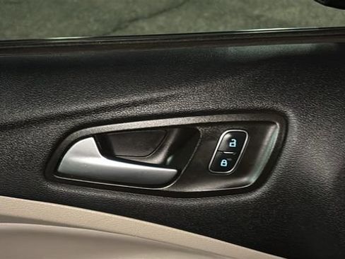 Used 2018 Ford Escape SEL image 8