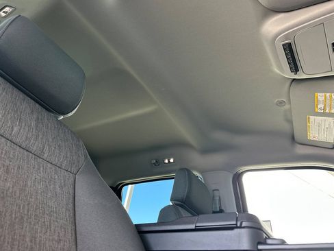 Used 2024 Ford F250 XL w/ STX Appearance Package AWD/4WD image 17