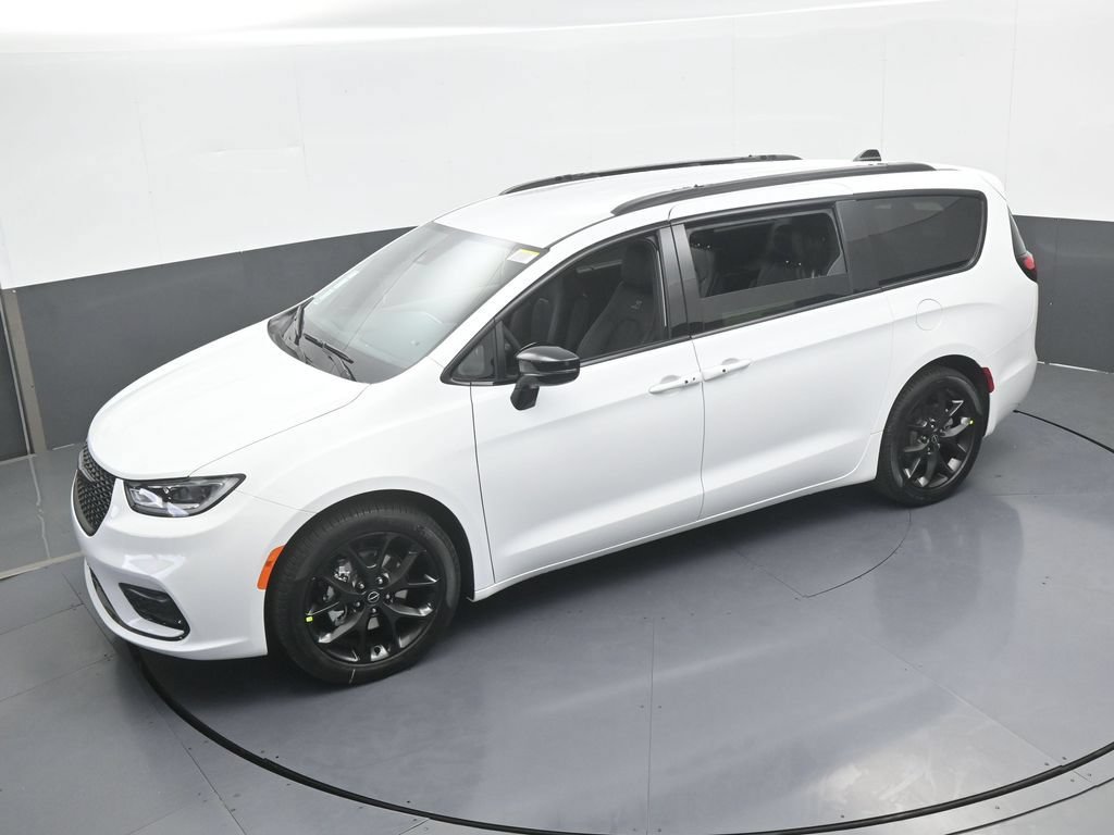 New 2026 Chrysler Pacifica Select w/ S Appearance Package FWD image 46