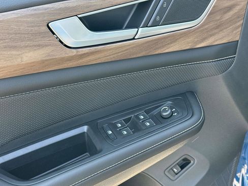 New 2026 Volkswagen Atlas SE image 17