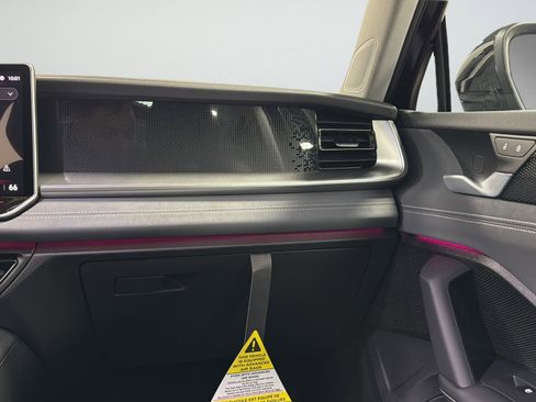 New 2026 Volkswagen Tiguan SE AWD/4WD image 37