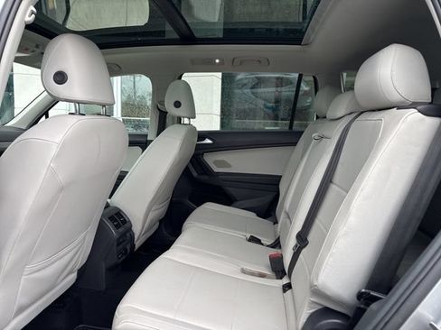 Used 2021 Volkswagen Tiguan SE w/ Panoramic Sunroof Package FWD image 20