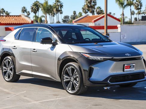 Used 2023 Toyota bZ4X Limited image 4