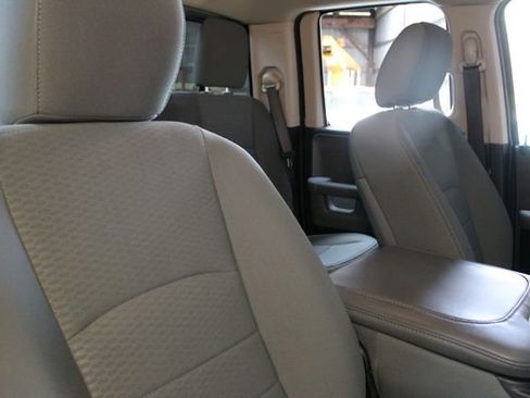 Used 2017 RAM 1500 Classic SLT AWD/4WD image 11