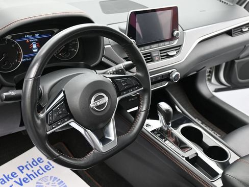 Used 2024 Nissan Altima 2.5 SR FWD image 13