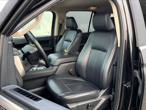 Used 2024 Ford Expedition XLT image 7