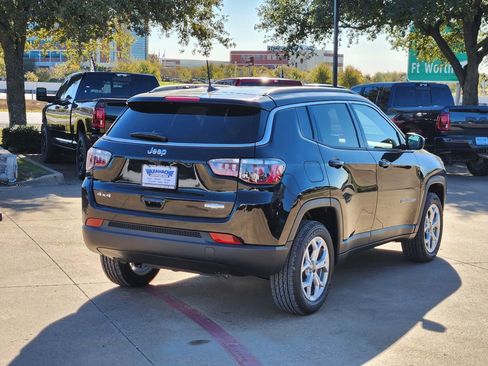 New 2026 Jeep Compass Latitude image 4