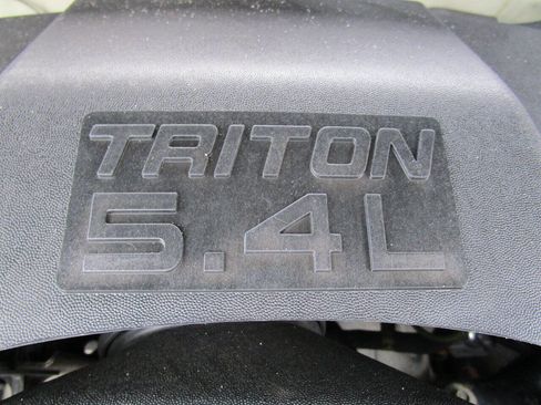 Used 1999 Ford Expedition XLT image 40