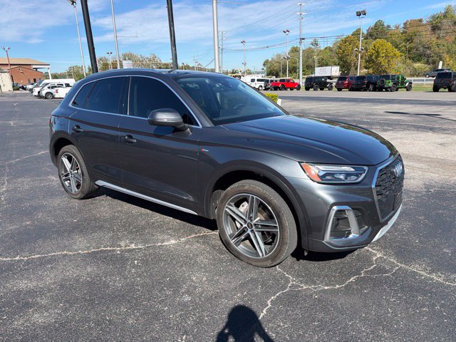Used 2023 Audi Q5 e Premium Plus w/ Premium Plus Package AWD/4WD image 2