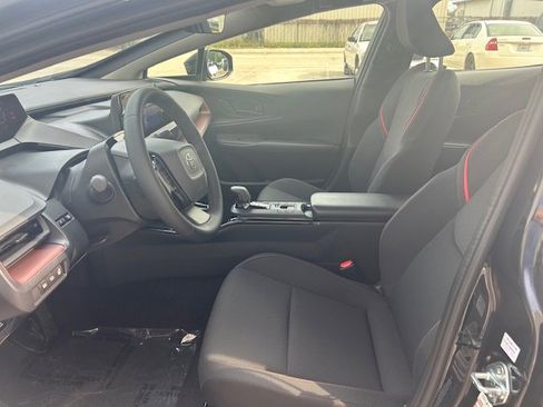 Used 2026 Toyota Prius Plug-In Hybrid FWD image 10