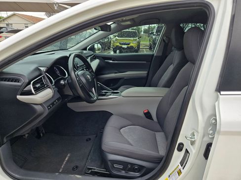 Used 2023 Toyota Camry LE FWD image 9