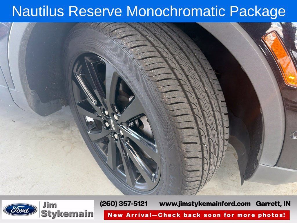 Used 2023 Lincoln Nautilus Reserve w/ Equipment Group 201A AWD/4WD image 12