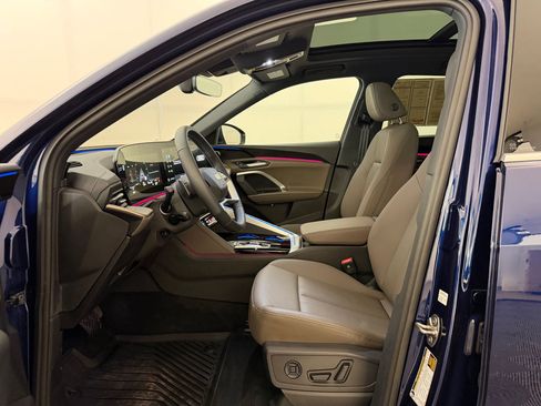 Used 2025 Audi Q5 Premium w/ Convenience Package AWD/4WD image 5