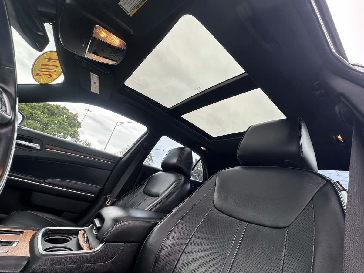 Used 2014 Chrysler 300 C w/ Harman/Kardon Audio Group RWD image 23