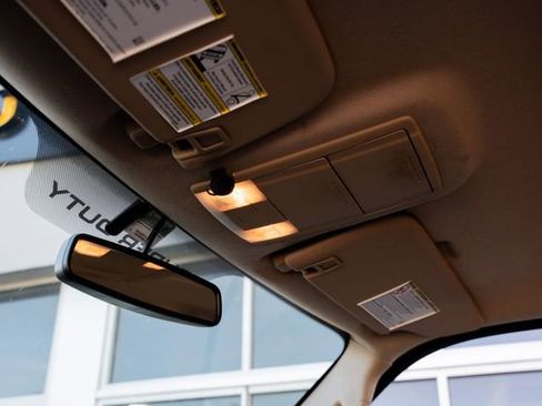 Used 2016 Ford F250 XLT w/ XLT Premium Package image 28