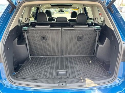 Used 2025 Volkswagen Atlas SE AWD/4WD image 21