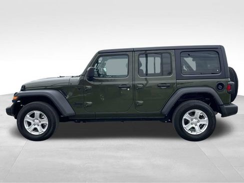 Used 2021 Jeep Wrangler Unlimited Sport image 4