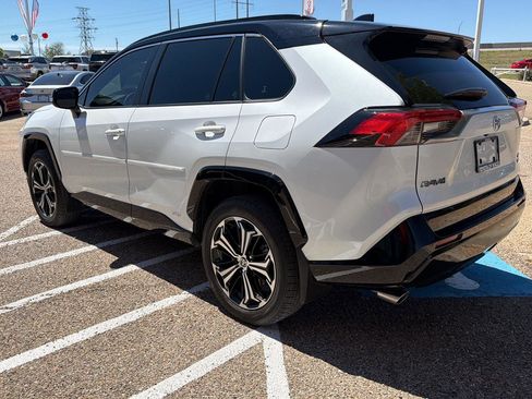 Used 2025 Toyota RAV4 XSE AWD/4WD image 7